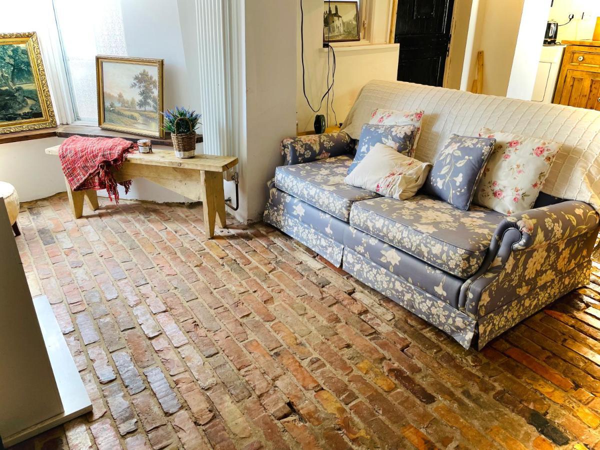 The Beehive, Ground Floor Apartment In Norfolk, No Shared Amenities 다우넘 마켓 외부 사진