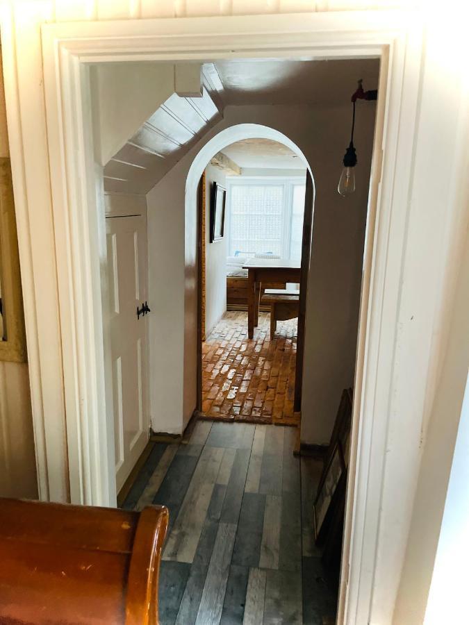 The Beehive, Ground Floor Apartment In Norfolk, No Shared Amenities 다우넘 마켓 외부 사진